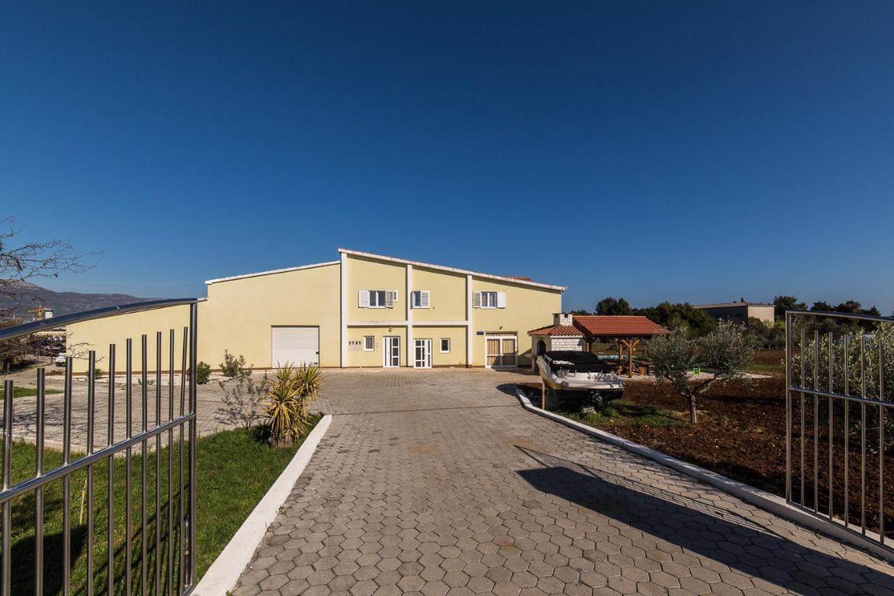 Apartamento Orange Tree Garden Trogir Exterior foto